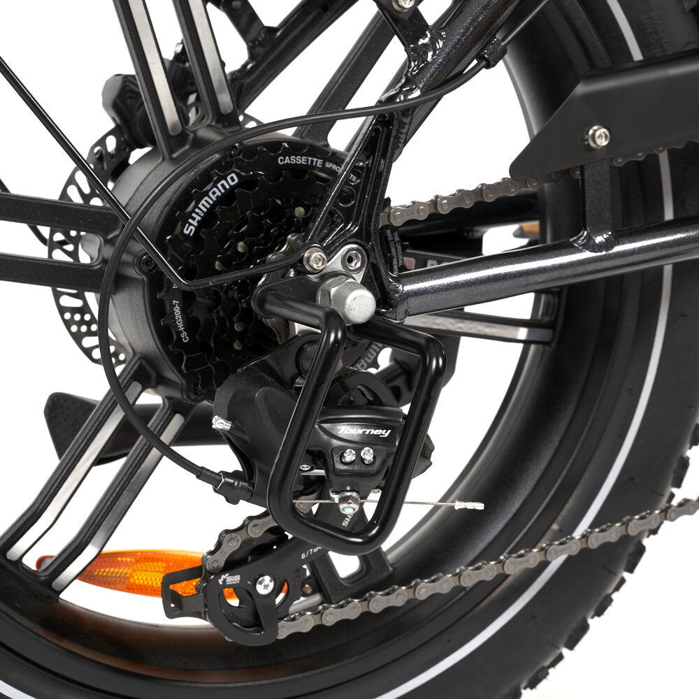 7 gears for everything between flat terrain and inclines.