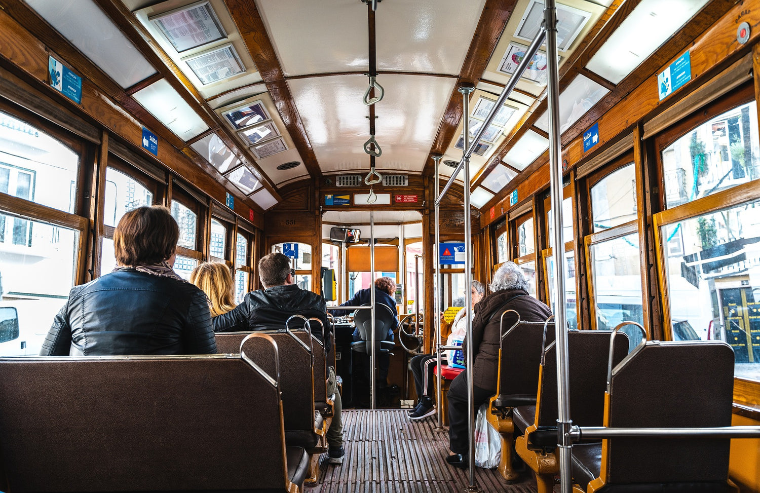 Klapprad als Pendler in öffentlichen Verkehrsmitteln